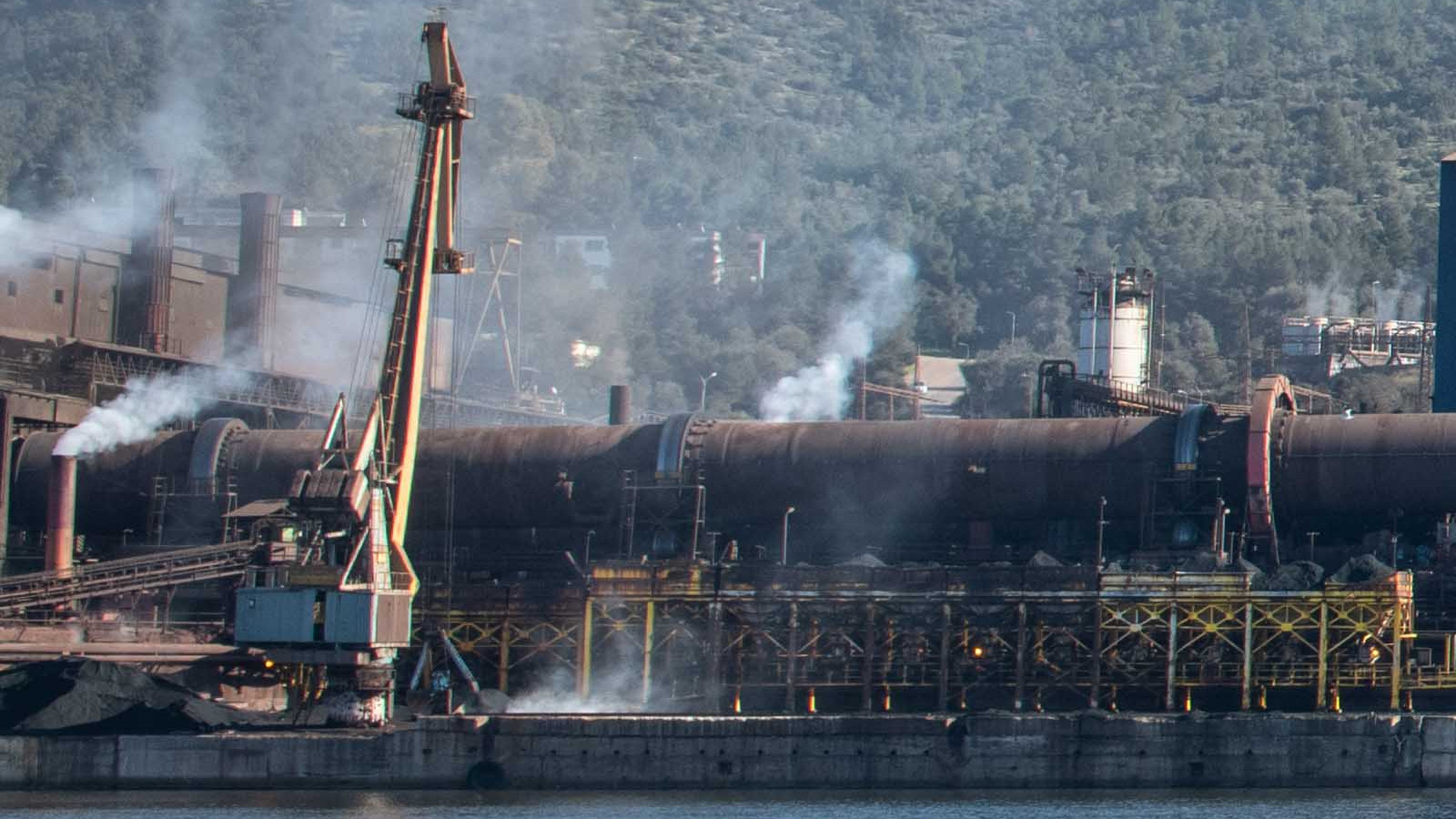 Η ιστορία της ΛΑΡΚΟ αναδεικνύει ποιοι κέρδισαν μέσα από αυτόν τον δρόμο ανάπτυξης αλλά και ποιοι σταθερά είναι οι χαμένοι. Η ιστορία της ΛΑΡΚΟ αναδεικνύει ποιοι κέρδισαν μέσα από αυτόν τον δρόμο ανάπτυξης αλλά και ποιοι σταθερά είναι οι χαμένοι.